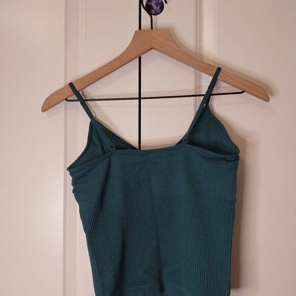 No Boundaries Seamless V-Neck Cami - Picture 6 of 6